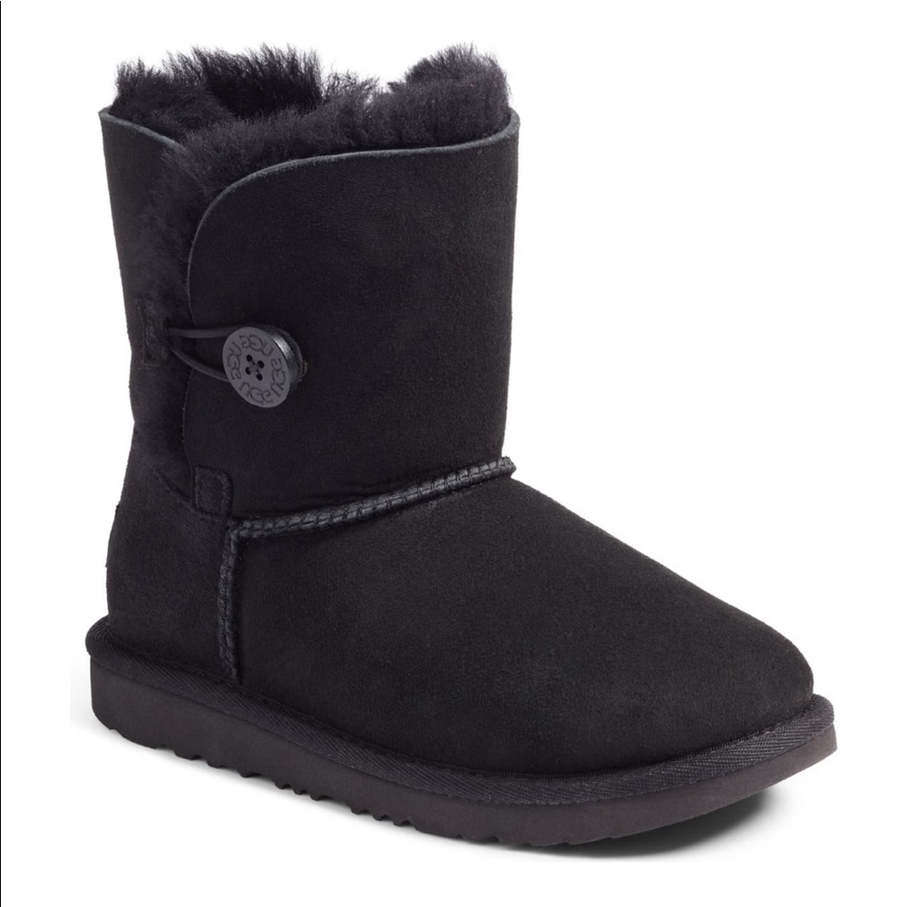 Black Bailey Button Ugg boots